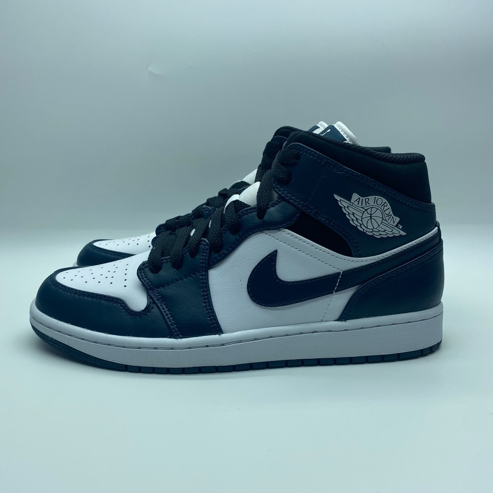 Jordan 1 mid “Armory Navy”